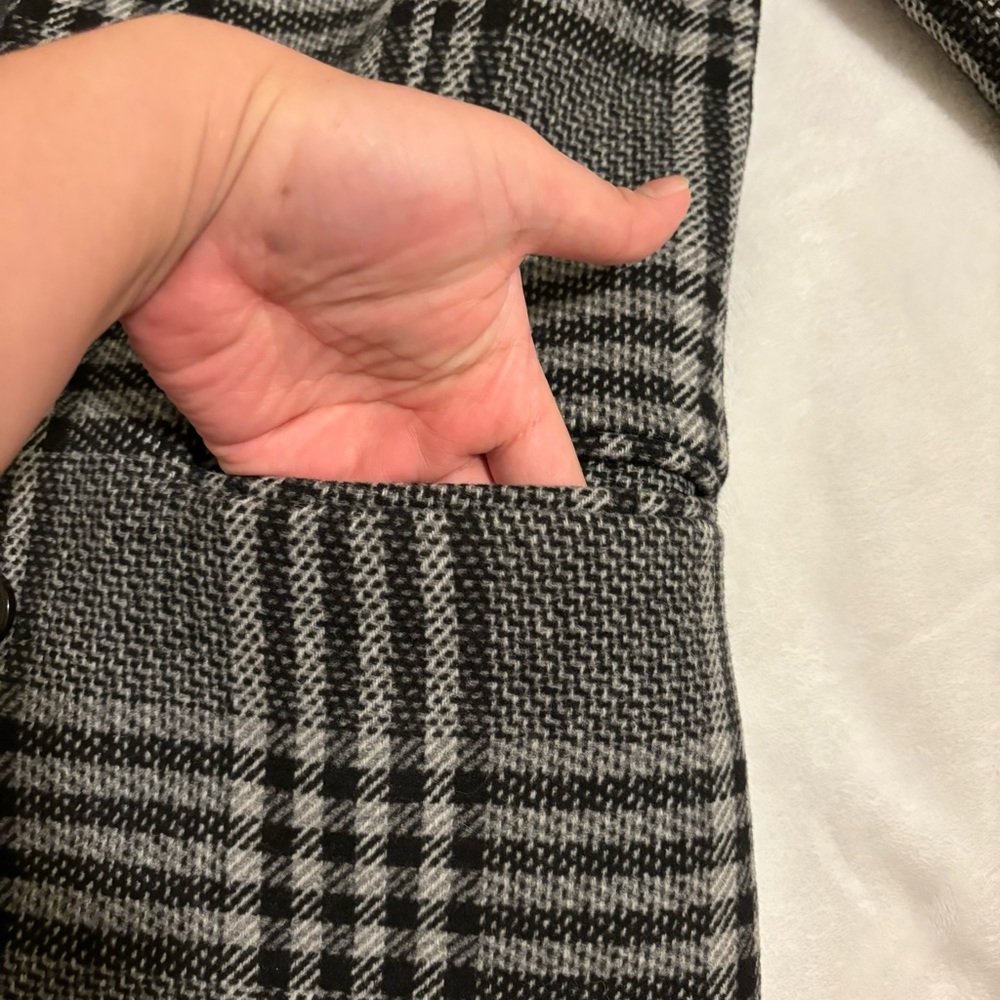 Abercrombie and Fitch Heavyweight Wool-Blend Blazer Coat - Picture 7 of 7